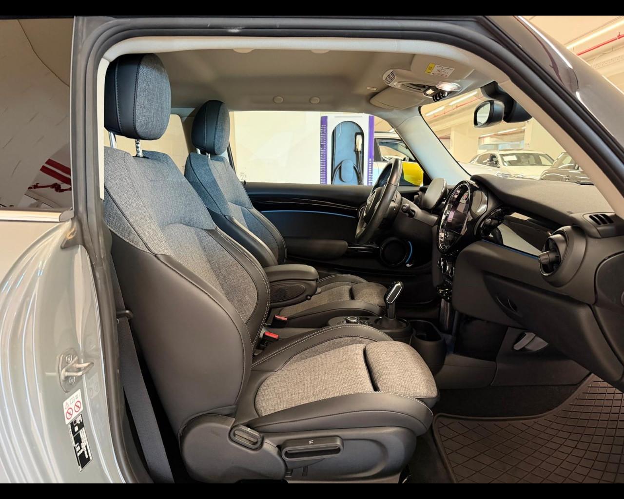 MINI Mini Full El. (F56) - Mini Cooper SE Yours