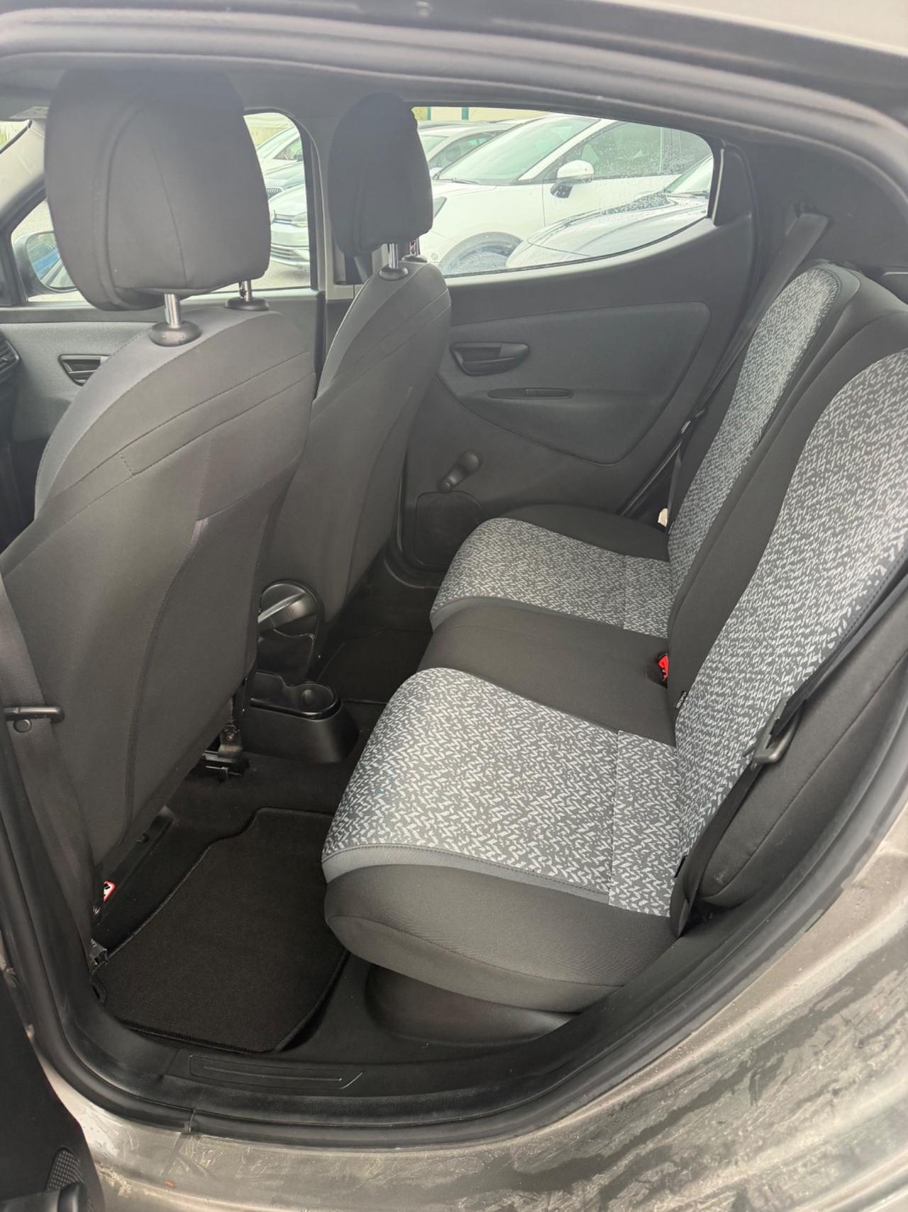 Lancia Ypsilon 1.0 FireFly 5 porte S&S Hybrid