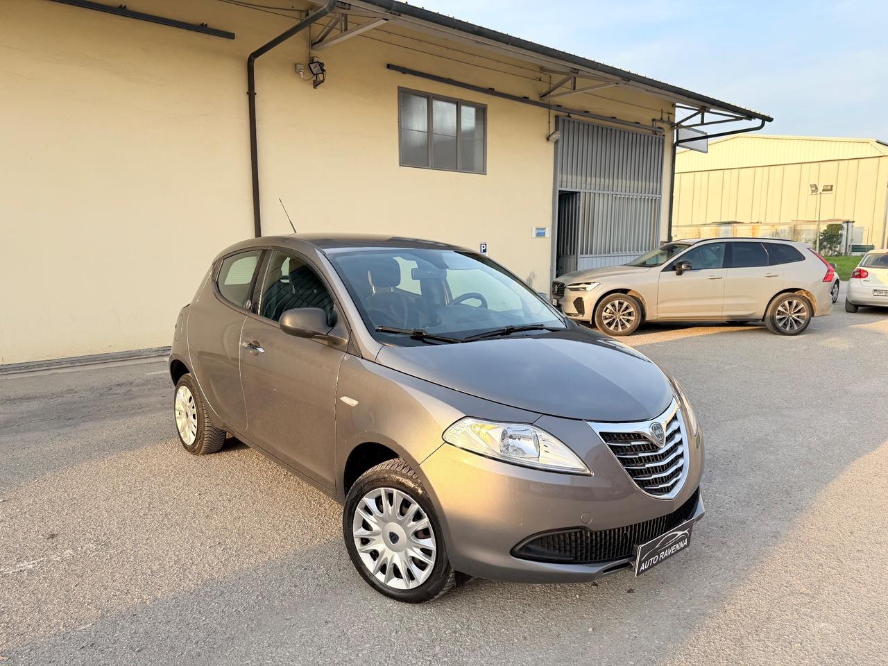 Lancia Ypsilon 0.9 TwinAir 85 CV 5 porte Metano Ecochic Gold