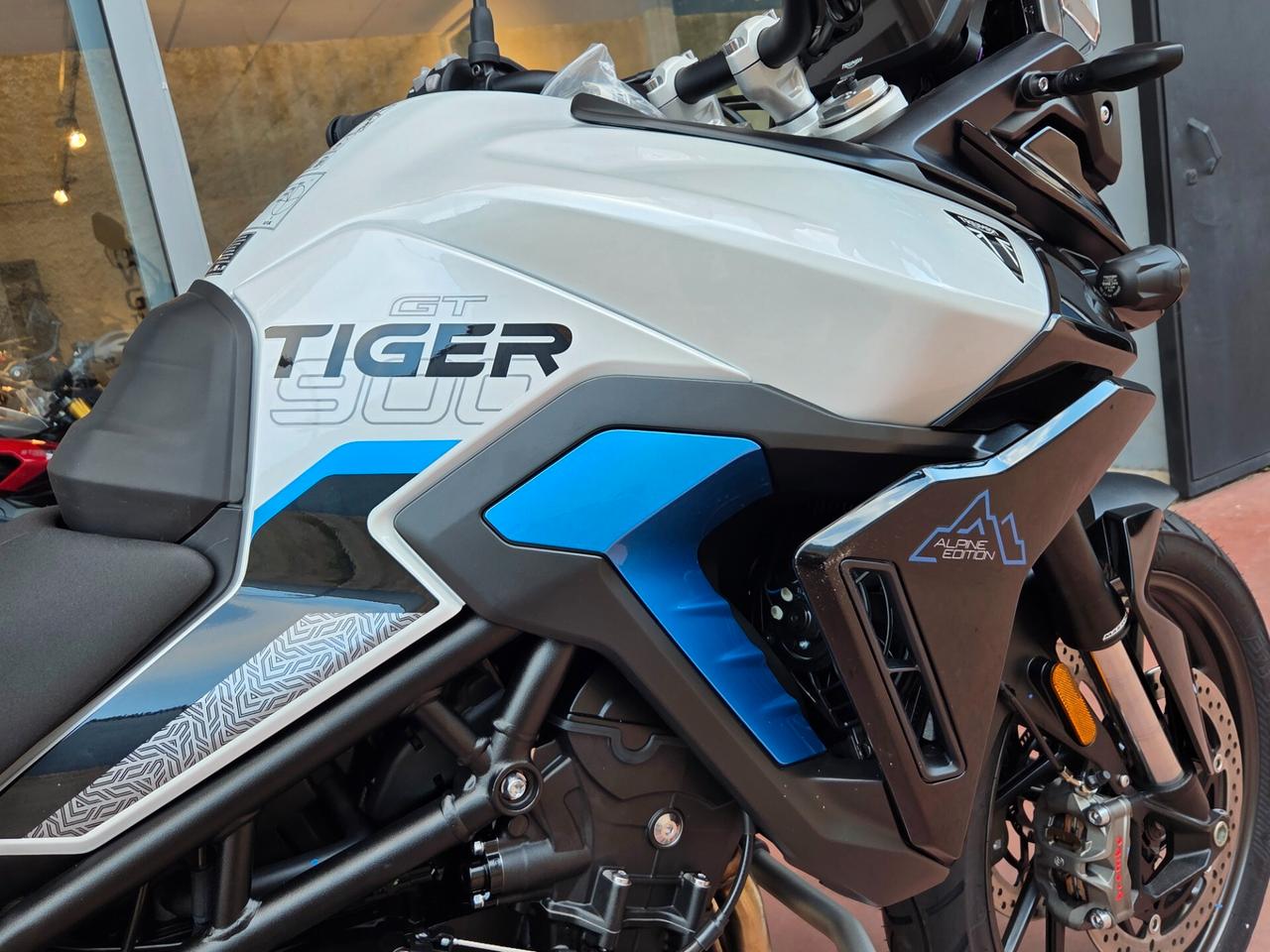 Triumph Tiger 900 Alpine Limited Edition