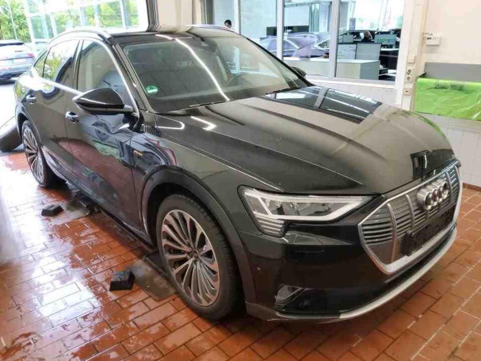 E Tron 55 408CV QUATTRO 360° HUD MATRIX 21"