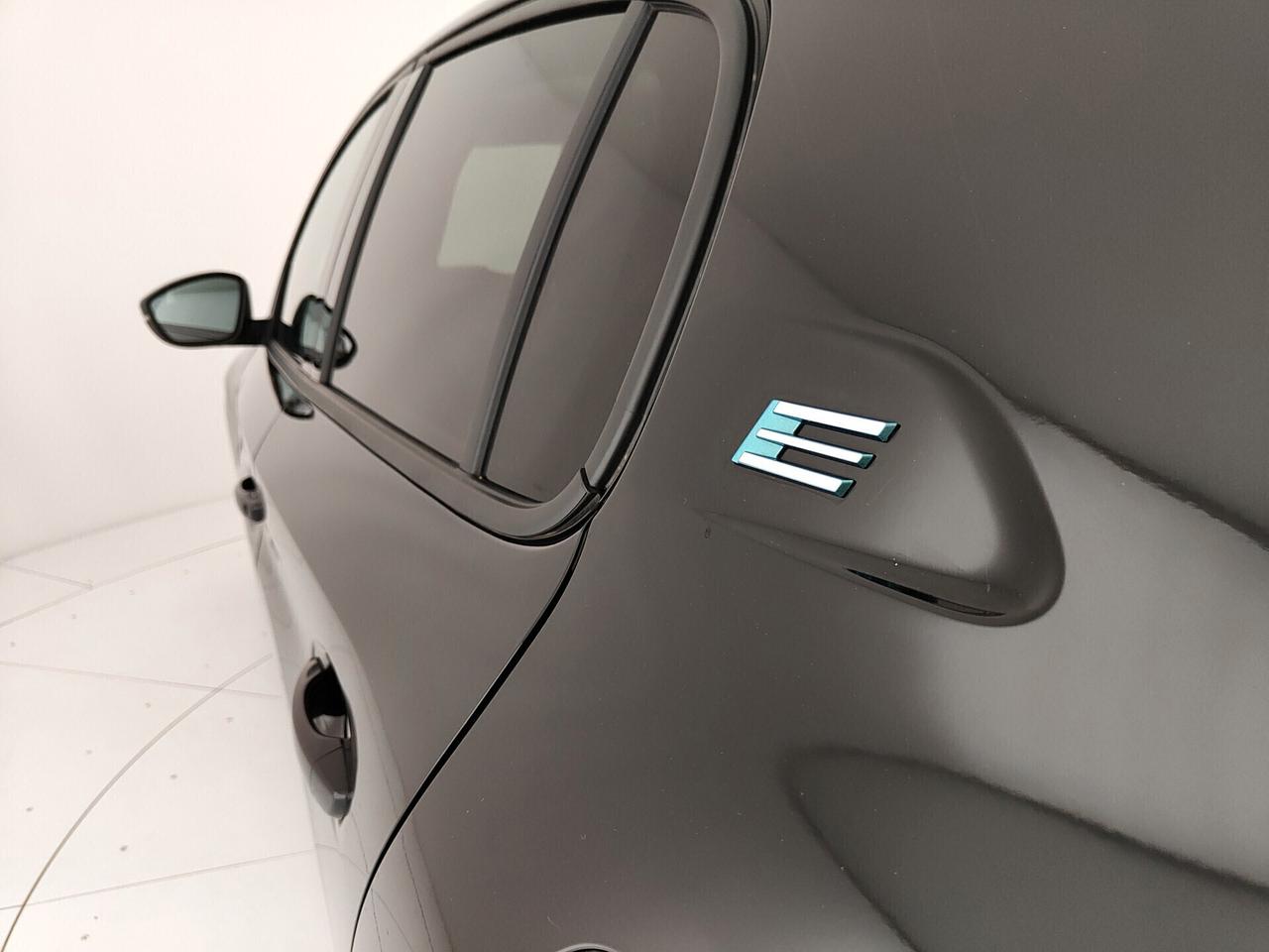 Peugeot 208 motore elettrico 136 CV 5 porte Allure