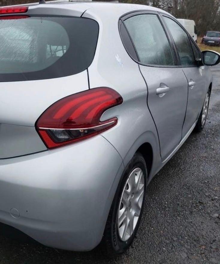 Peugeot 208 PureTech 82 5p. GPL Allure