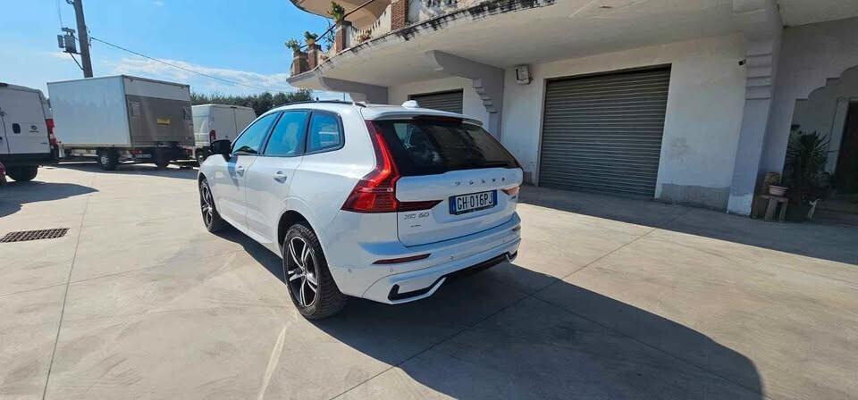 Volvo XC 60 XC60 B4 (d) AWD Geartronic R-design