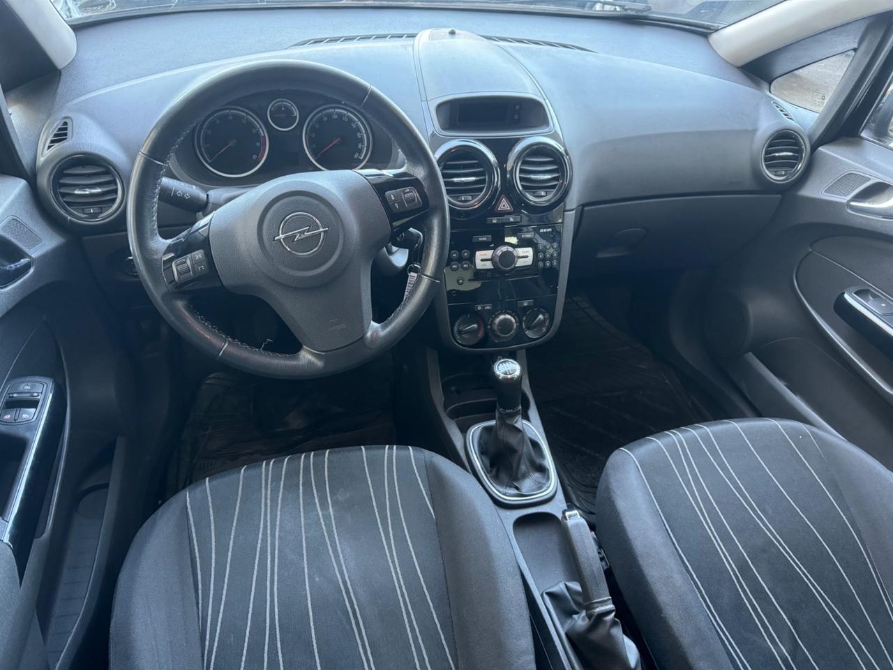 Opel Corsa 1.2 5 porte Cosmo