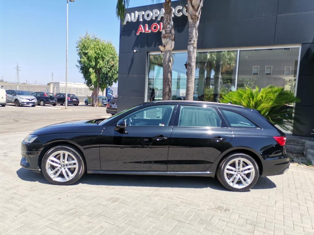 Audi A4 Avant 40 TDI S tronic TOTAL BLACK