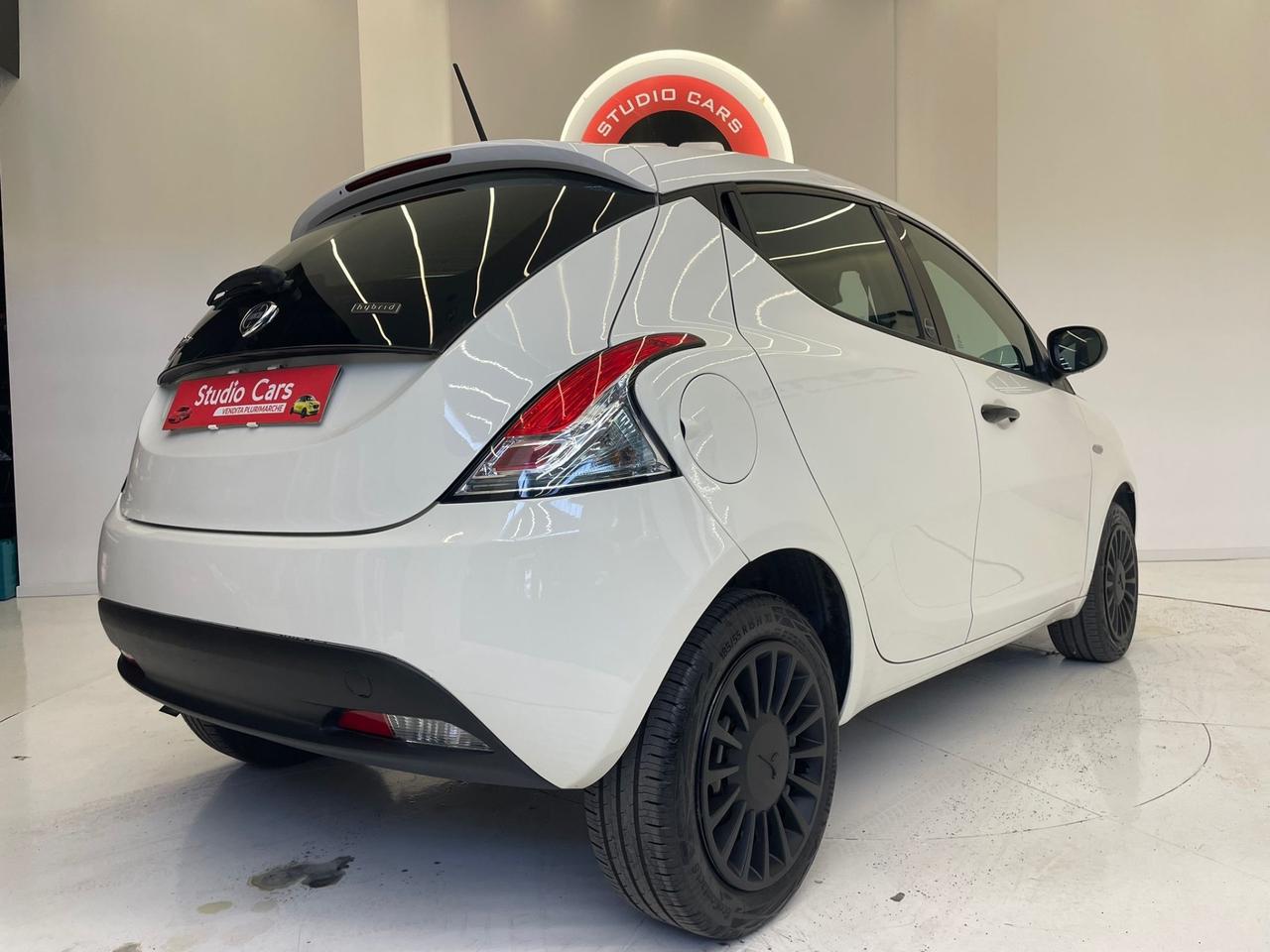 Lancia Ypsilon 1.0 FireFly Hybrid Ecochic Gold