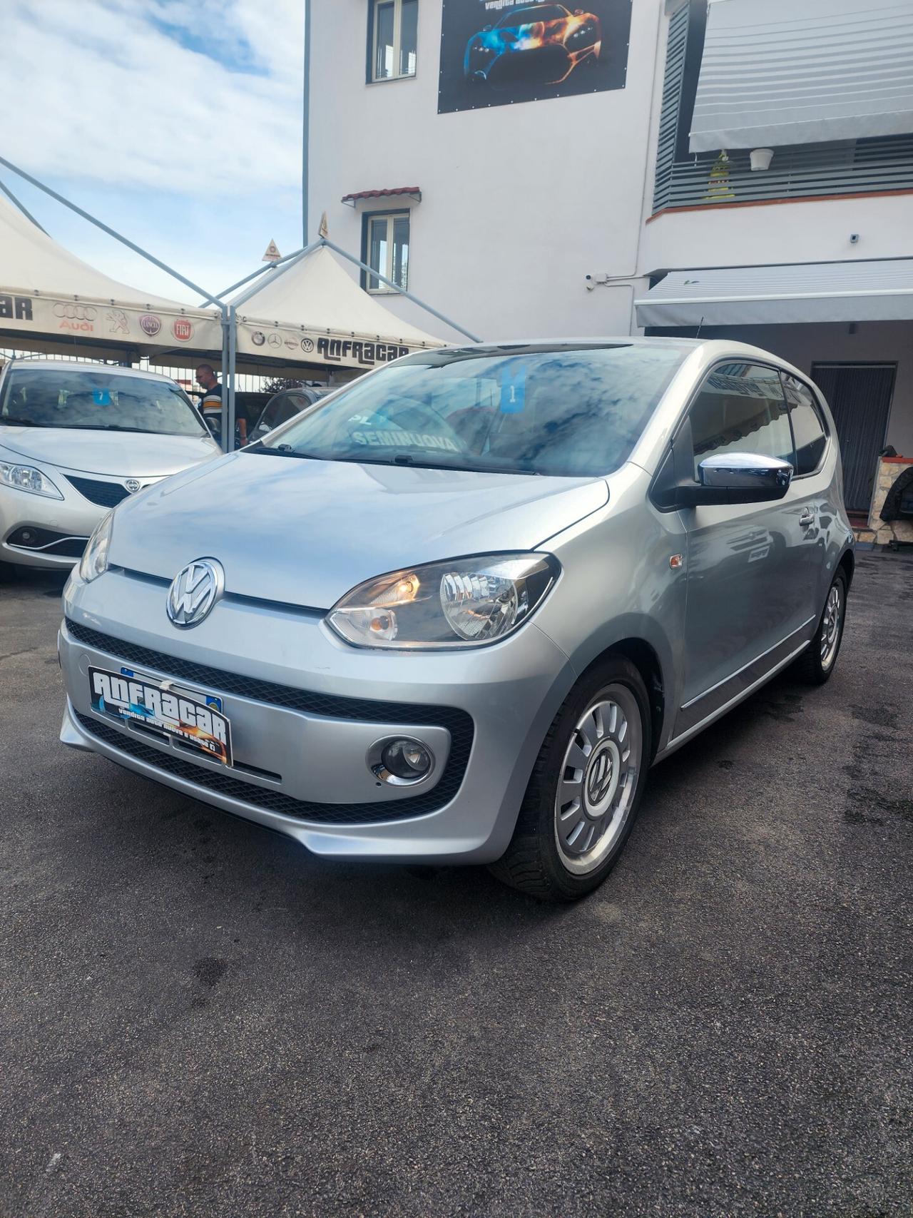 Volkswagen up! 1.0 move up - 2013