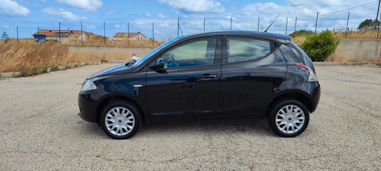 Lancia Ypsilon 0.9 TwinAir 85 CV 5 porte Metano Ecochic Gold