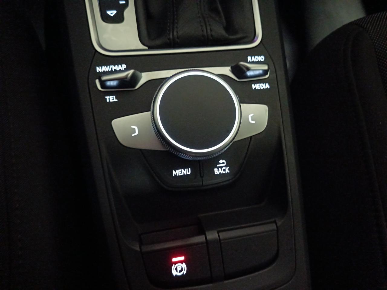 AUDI Q2 - Q2 30 TDI S tronic Business