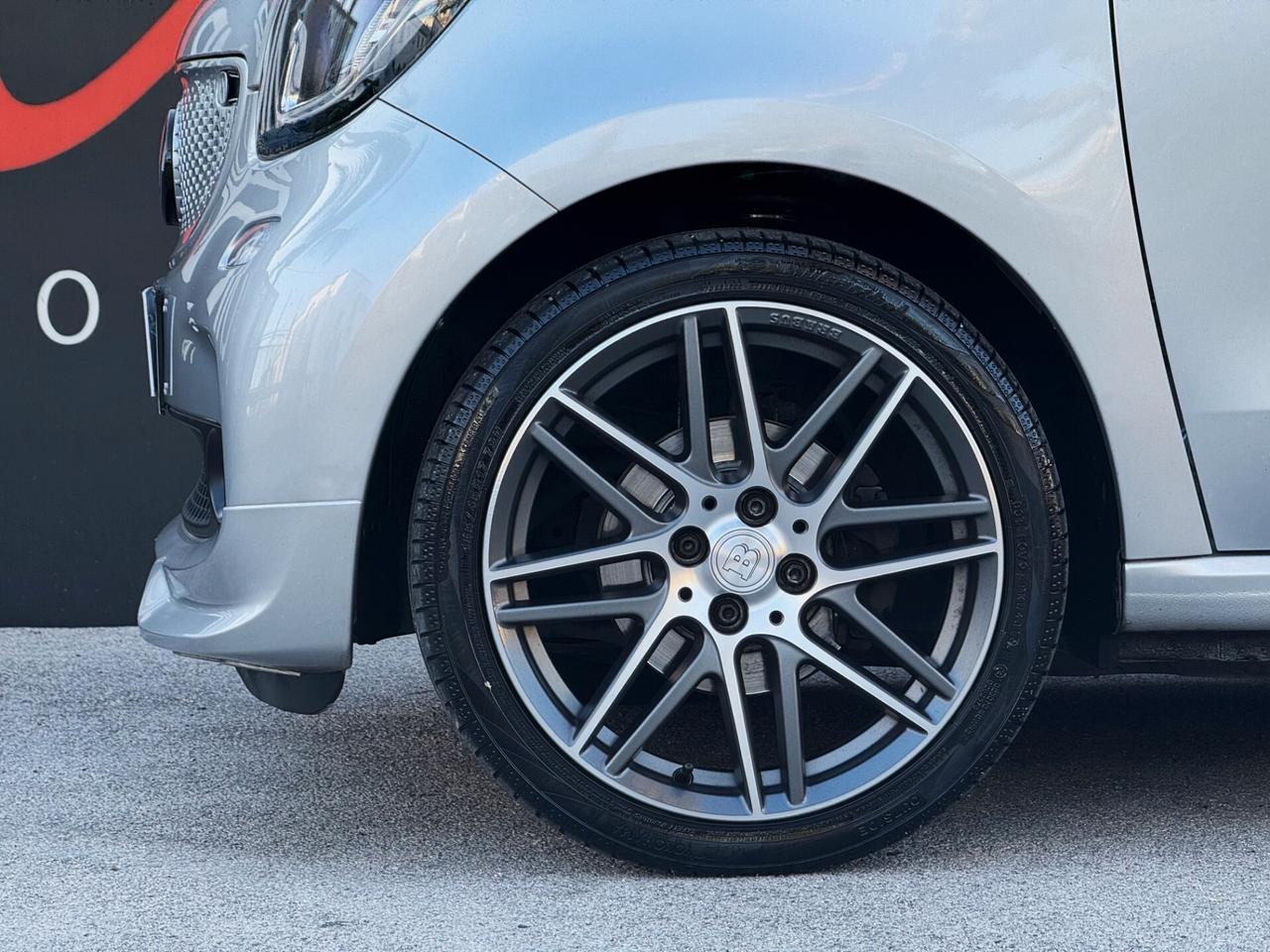 Smart forFour 0.9 T BRABUS 109CV TETTO CAM JBL