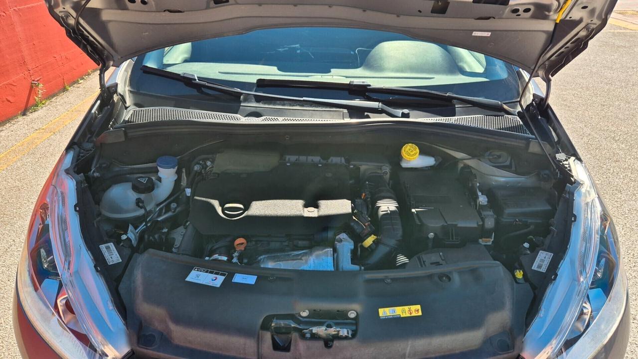 Peugeot 208 BlueHDi 100 S&S 5 porte Signature