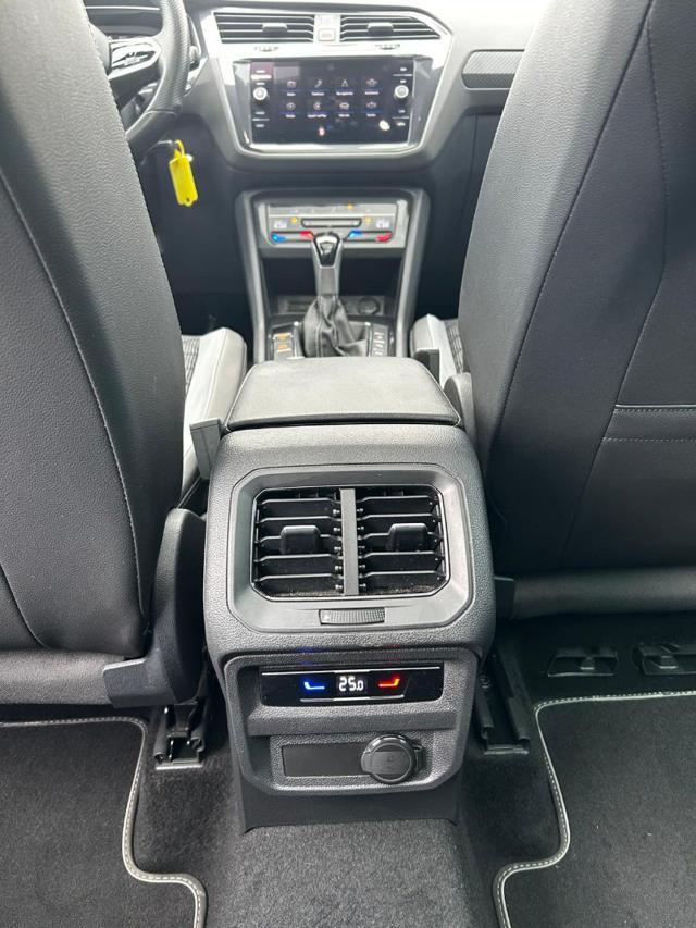 VOLKSWAGEN Tiguan 2.0 TDI 200 CV SCR FARI MATRIX DSG 4MOTION R-Line