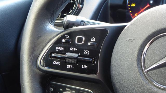 MERCEDES-BENZ GLB 200 d Automatic Sport