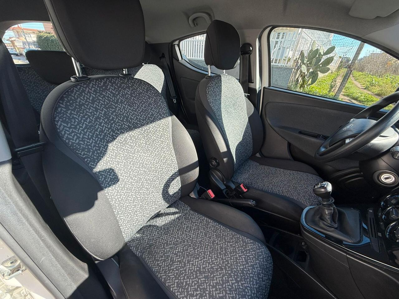 Lancia Ypsilon 1.0 FireFly 5 porte S&S Hybrid Ecochic Gold