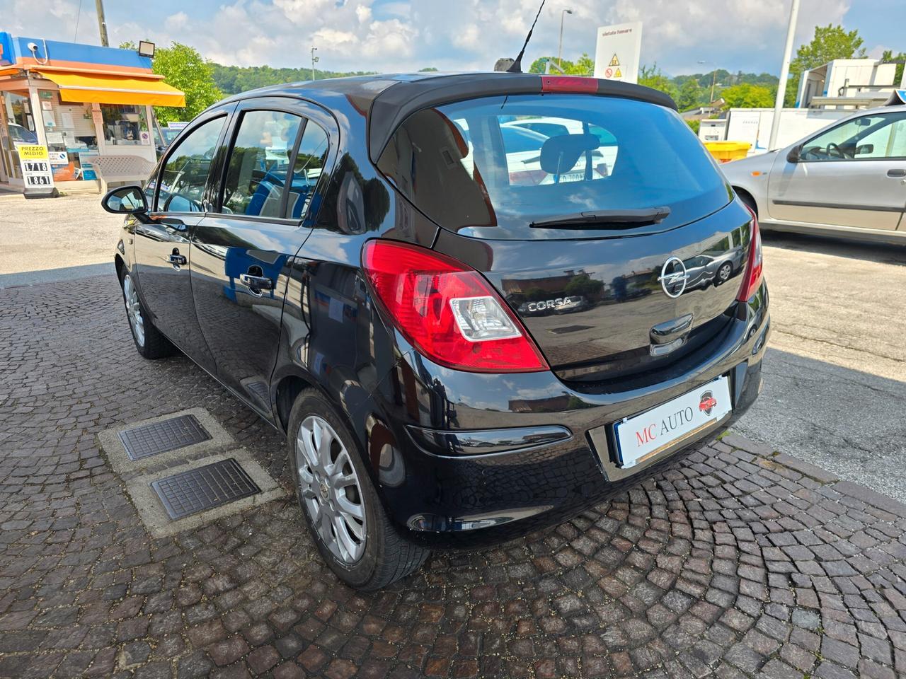 Opel Corsa 1.2 5 porte con 271.000km