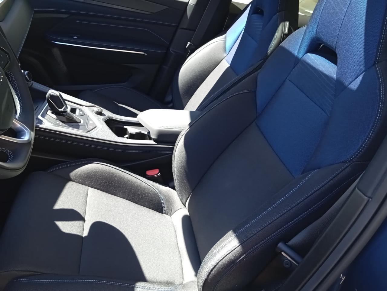 Lynk & Co 01 - 01 1.5 td phev auto