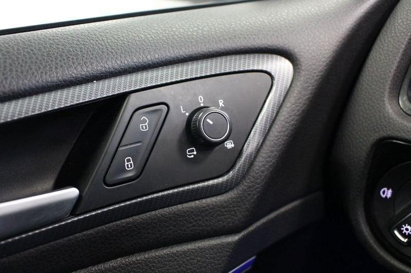 Volkswagen Golf 1.6 TDI R-Line Sport BMT Akrapovic