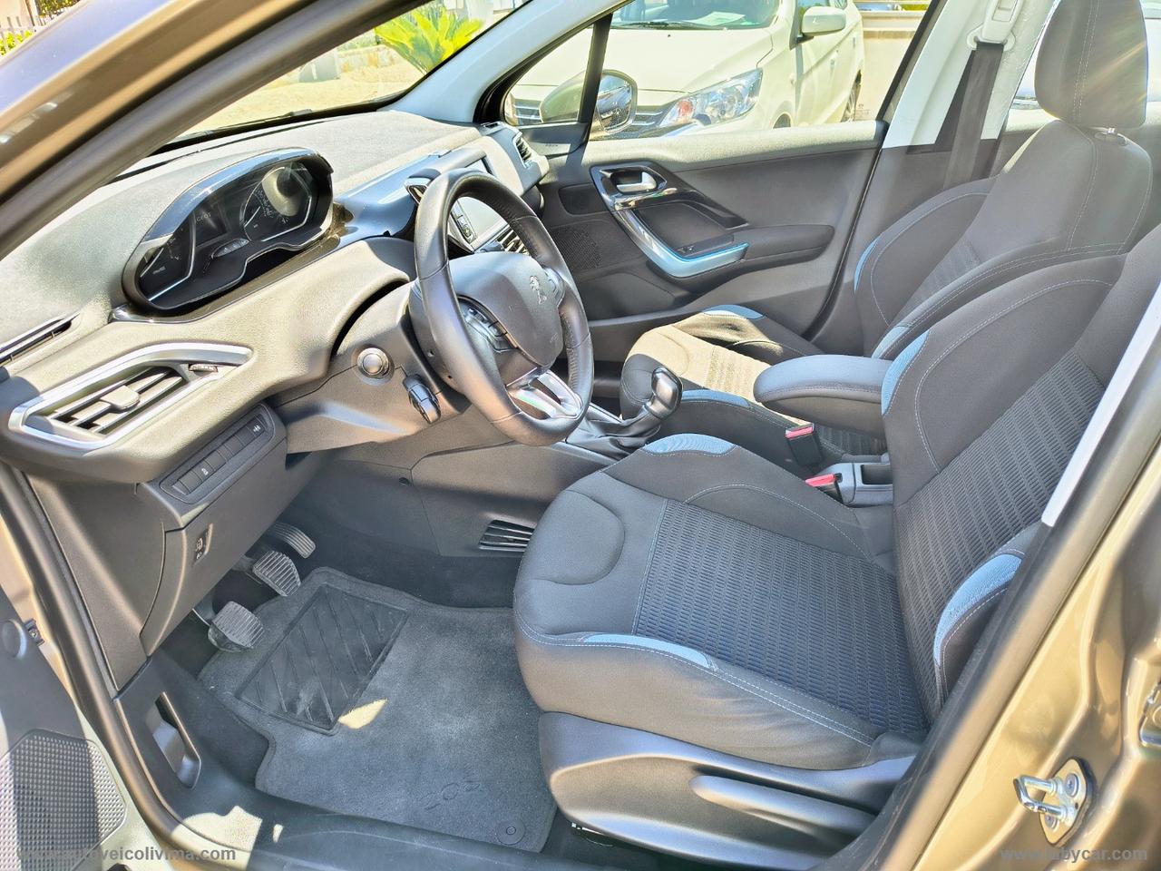 PEUGEOT 208 1.2 VTi 82 CV 5p. Allure