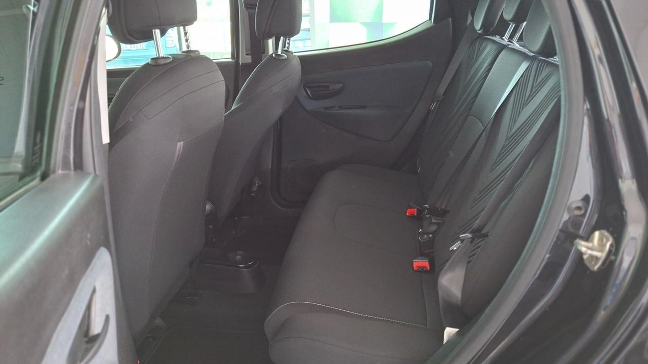 Lancia Ypsilon 1.0 FireFly 5 porte S&S Hybrid Gold