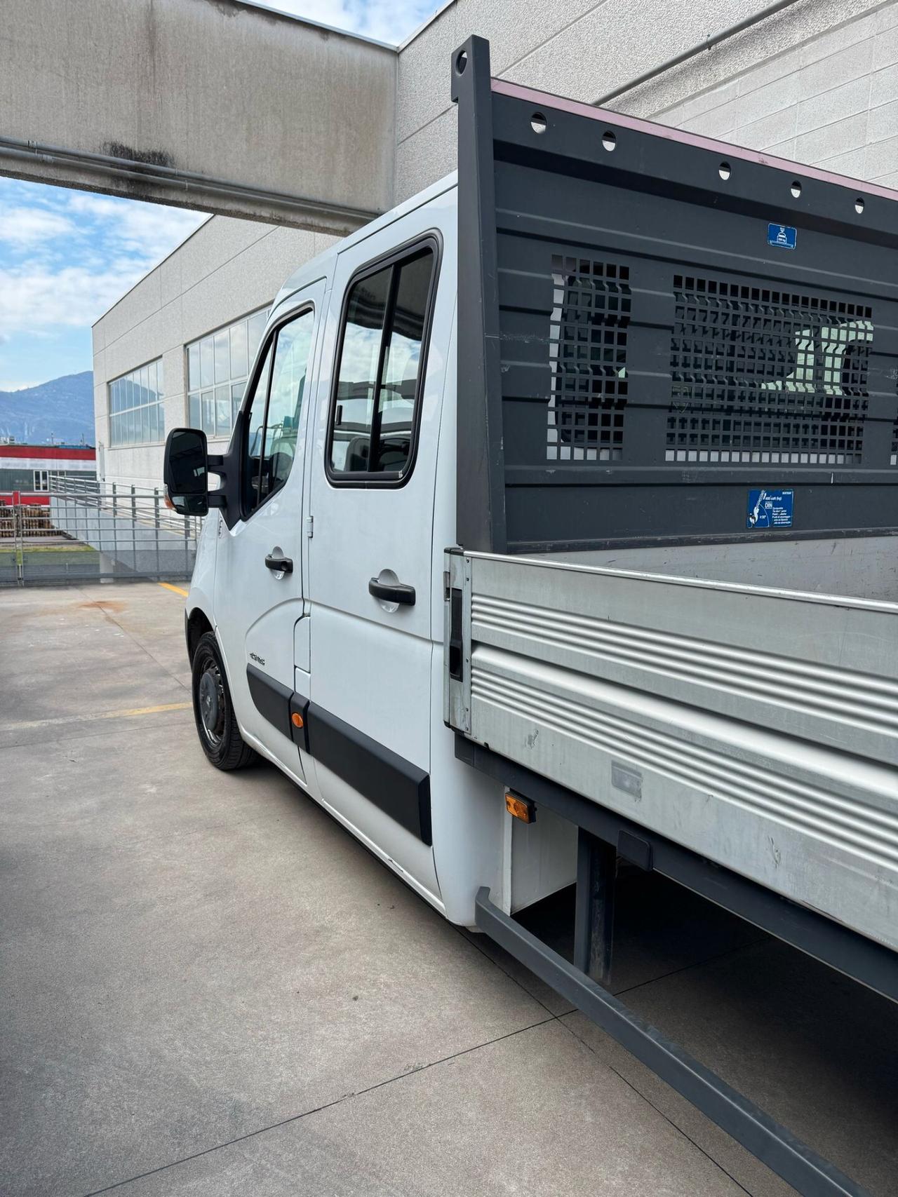 Renault Master T35 2.3 dCi/125 PL-DC Cabinato E5