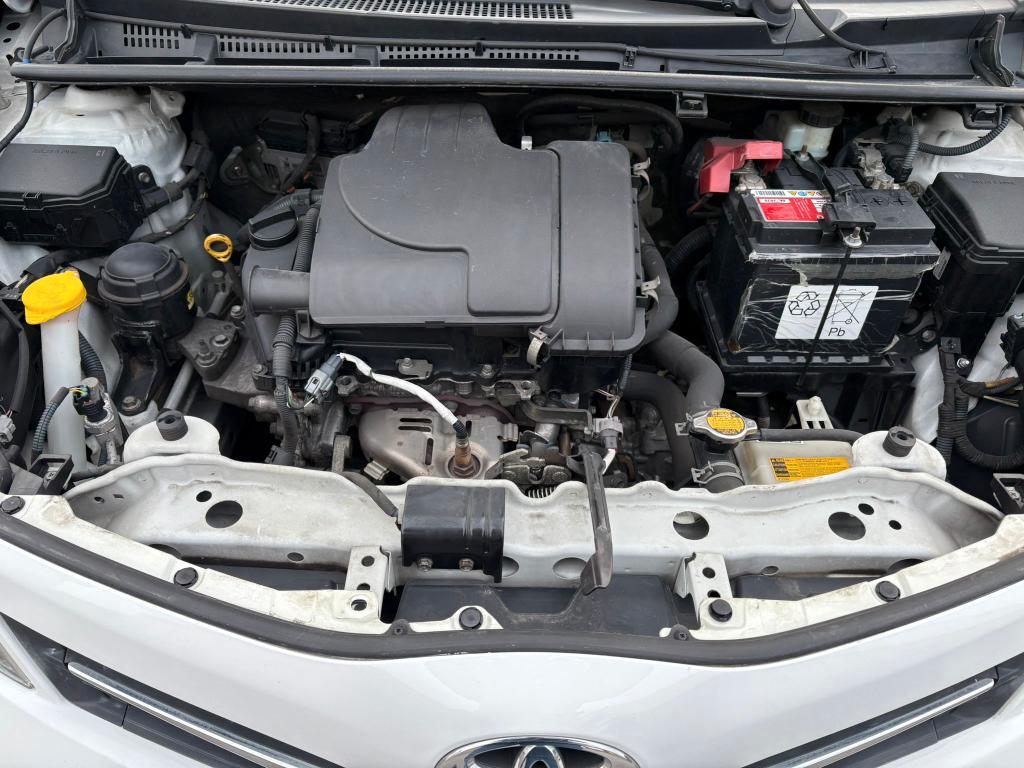 Toyota Yaris 5 Porte 1.0 BENZ 69 CV Lounge ADATTA NEOPATENTATI