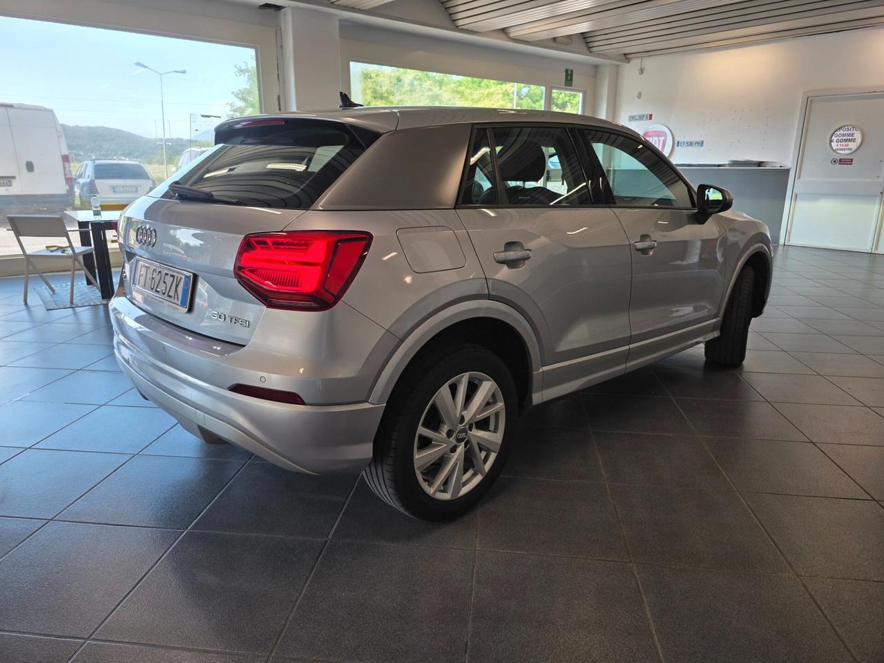 Audi Q2 30 TFSI Identity Black