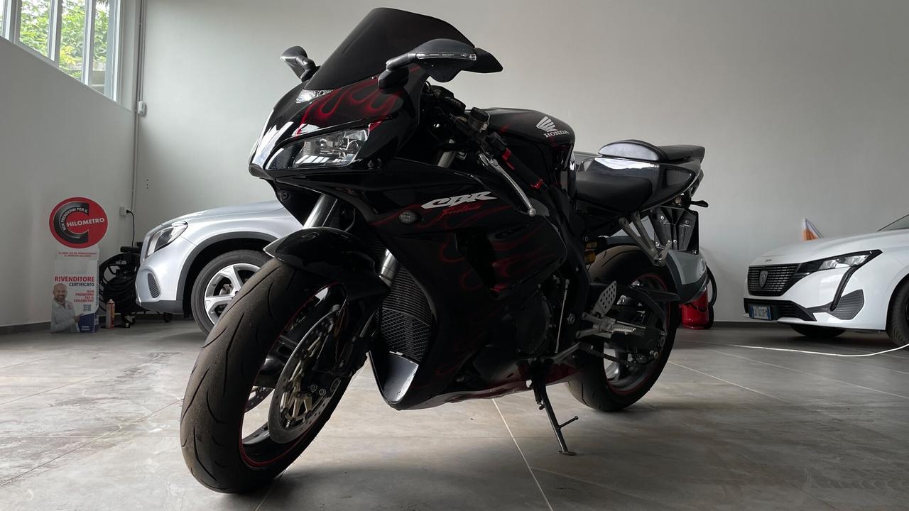 HONDA CBR 1000 MONOPOSTO 171 CV - FULL LED, MAI USATA IN PISTA, GOMME NUOVE