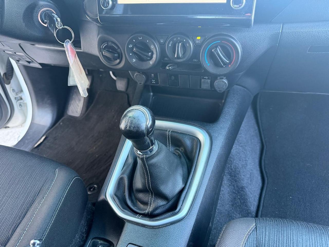 TOYOTA Hilux 2.4 D-4D 4WD 4 porte Double Cab Executive