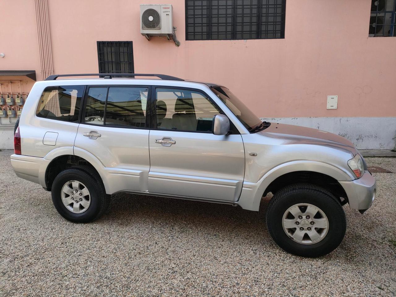 Mitsubishi Pajero 3.2 16V DI-D 7 posti e gancio