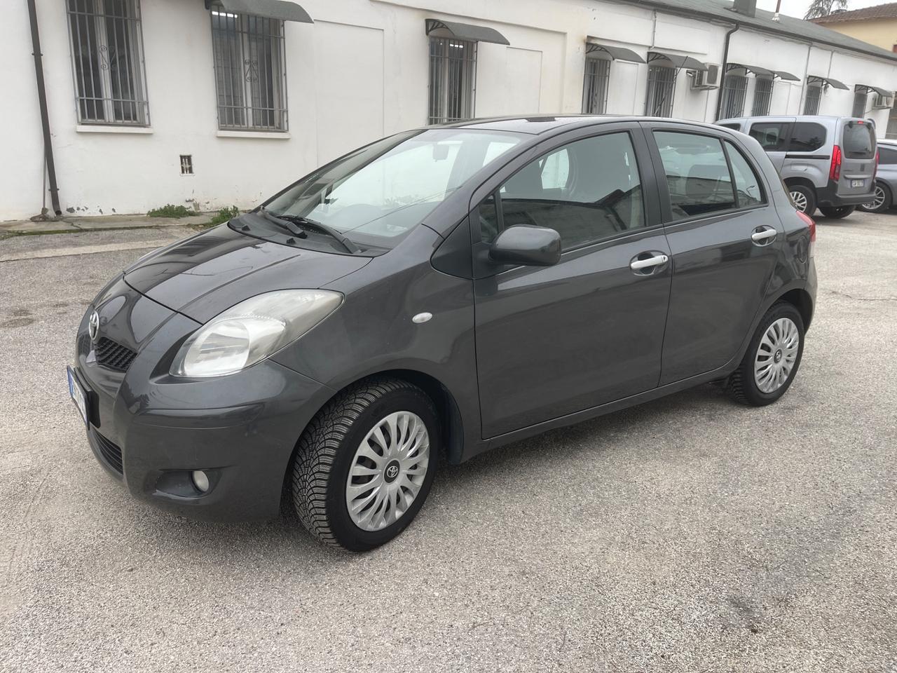 Toyota Yaris 1.3 5 porte Sol
