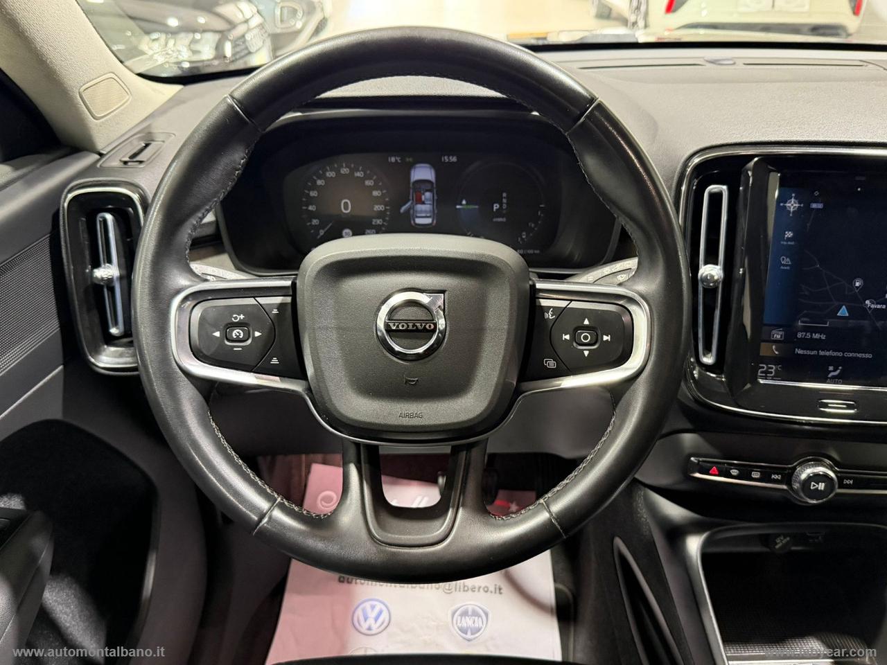 VOLVO XC40 T5 Recharge Plug-in R-design