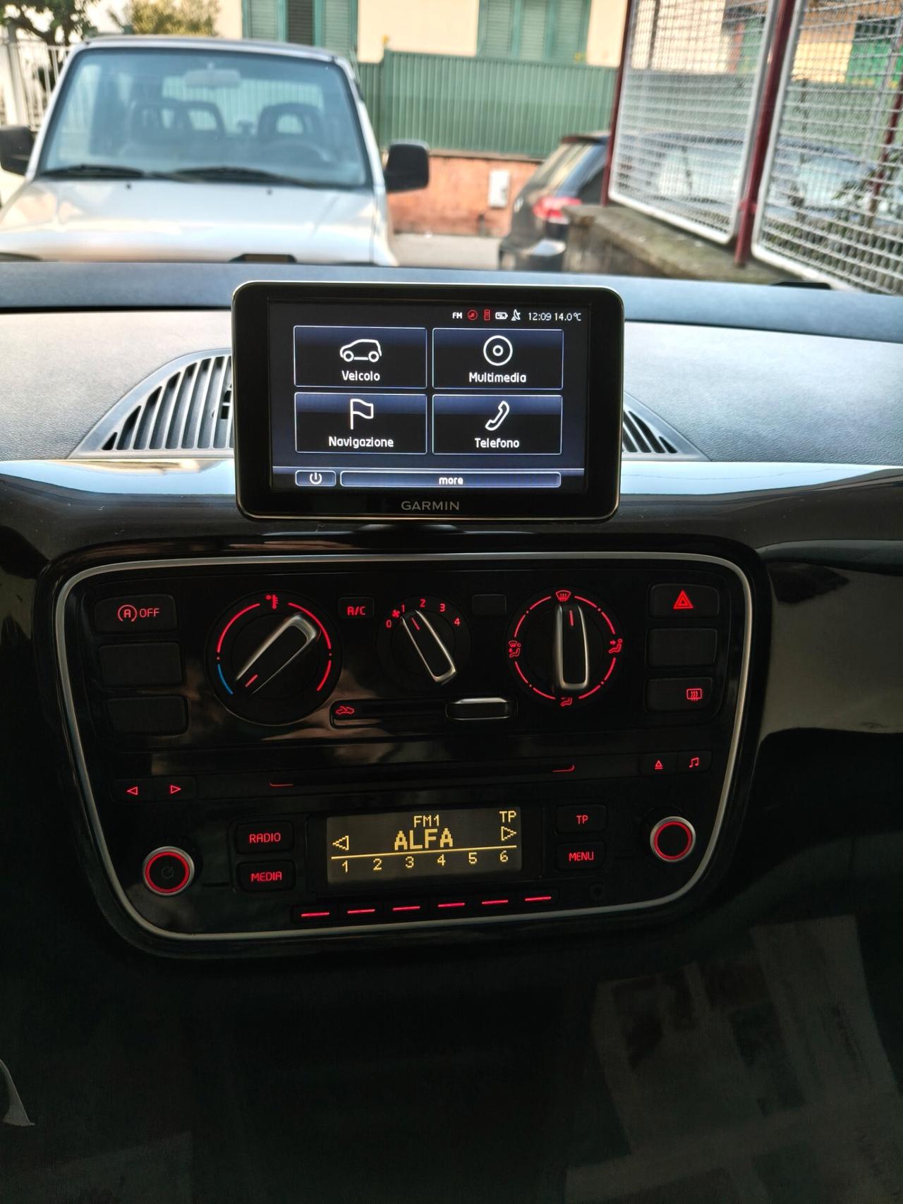 VOLKSWAGEN UP 1000 A METANO FULL OPTIONAL