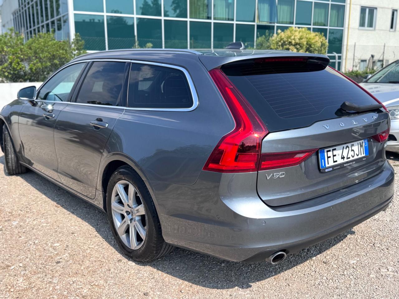 Volvo V90 D4 Automatica Momentum 2.0 Diesel 190cv