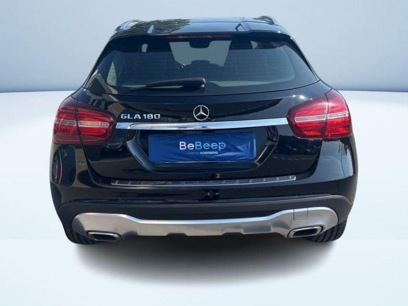 Mercedes-Benz GLA 180 SPORT AUTO