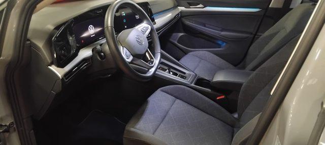 VOLKSWAGEN Golf 1.0 eTSI EVO DSG Life 17" MHEV