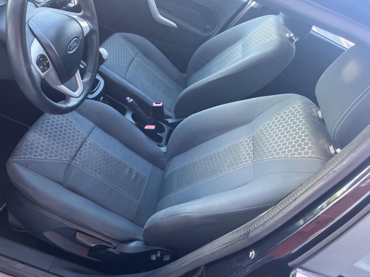 Ford Fiesta 1.4 5 porte Bz.- GPL Titanium