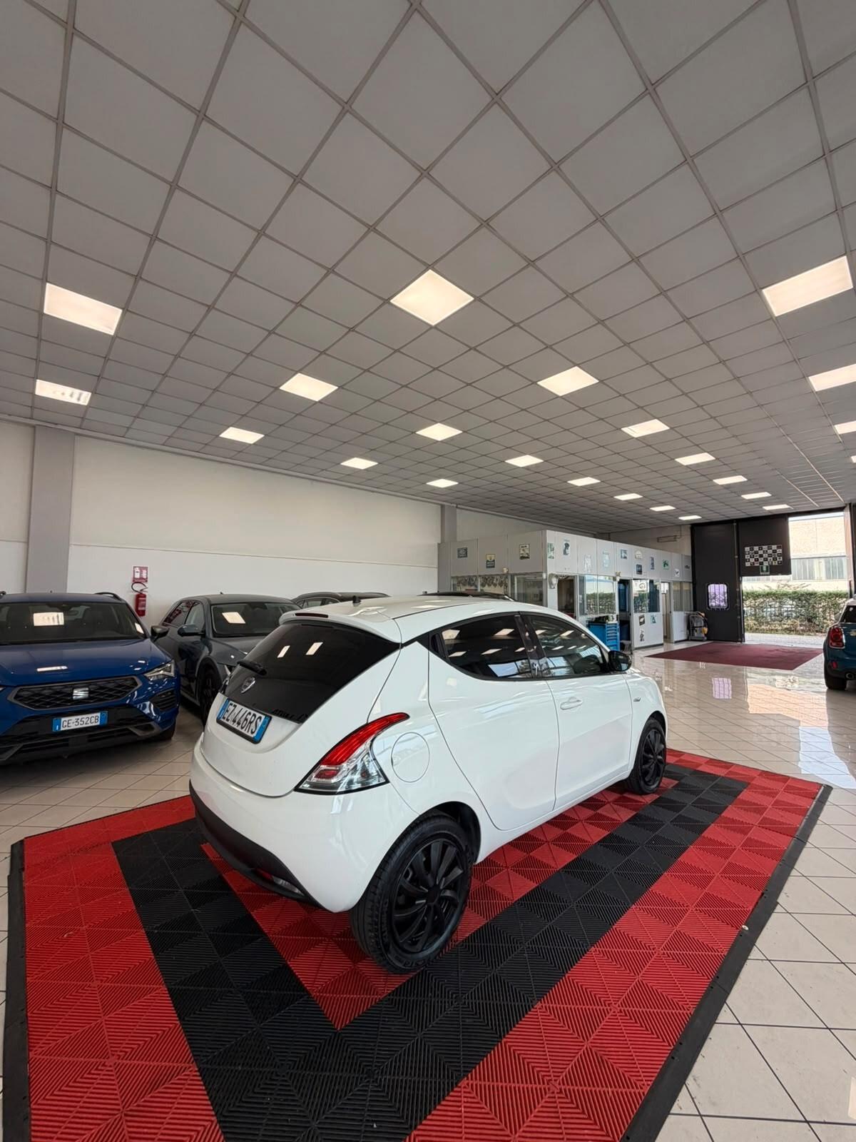 Lancia Ypsilon 1.2 69 CV 5 porte GPL Ecochic Gold