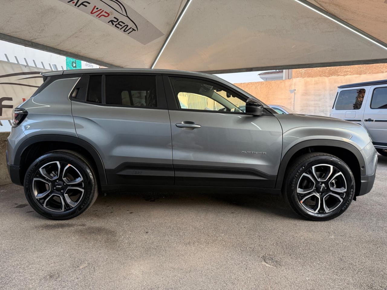 Jeep Avenger 1.2 Turbo 100 CV MHEV Summit