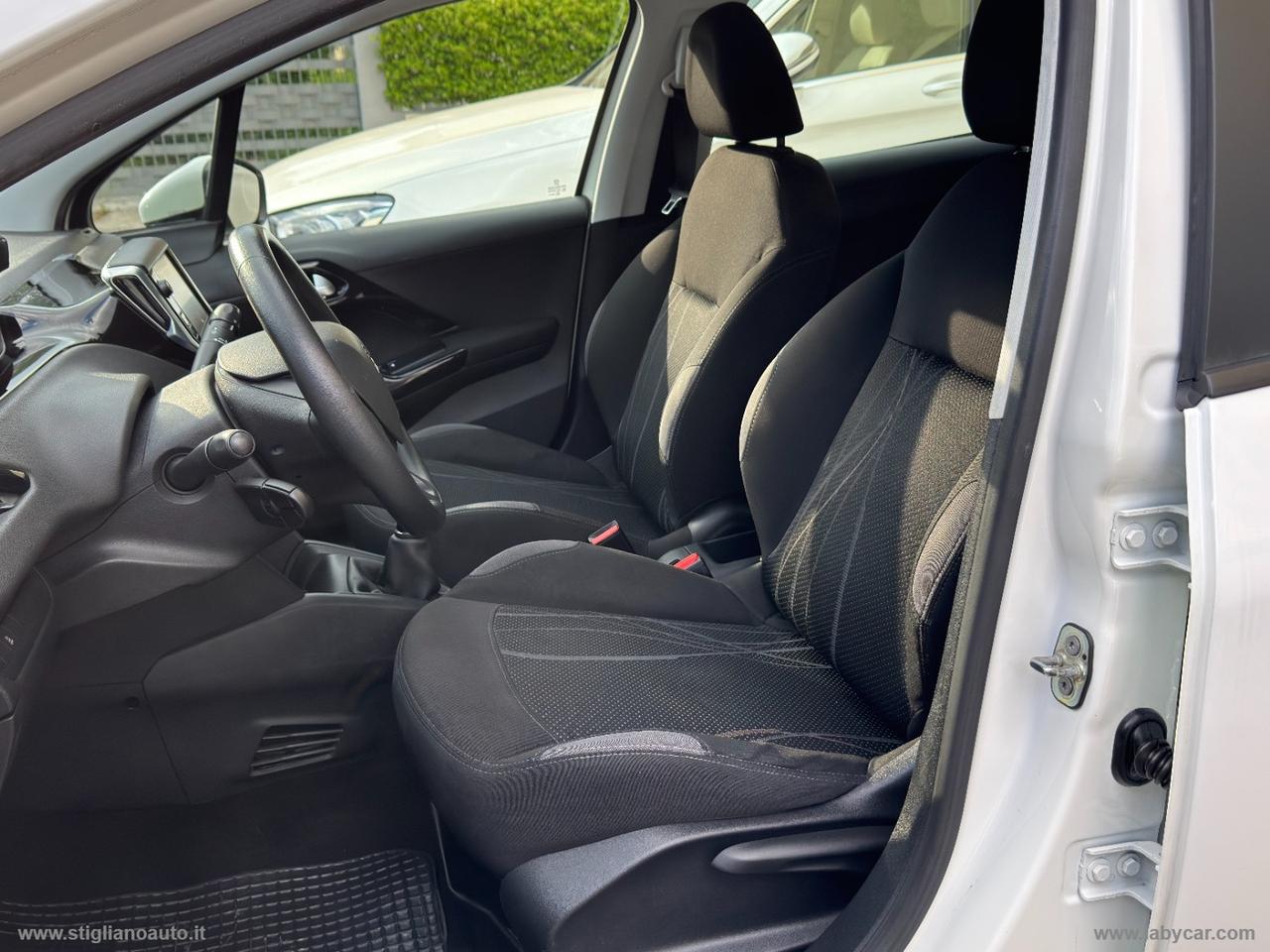 PEUGEOT 208 1.4 HDi 68 CV 5p. Business