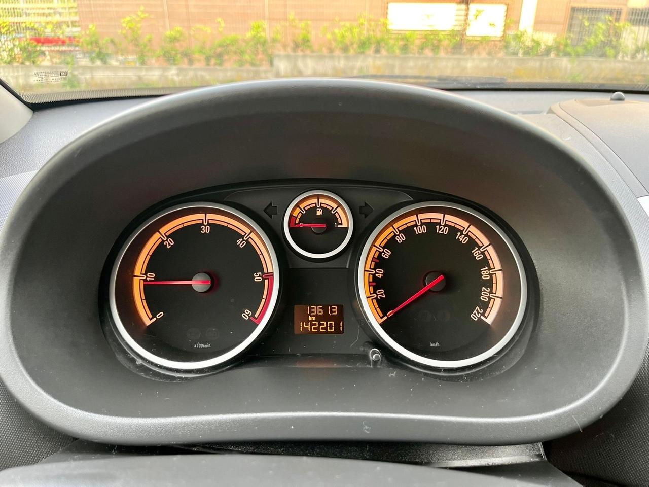 Opel Corsa 1.3d 2013 142.000km catena appena sostituita