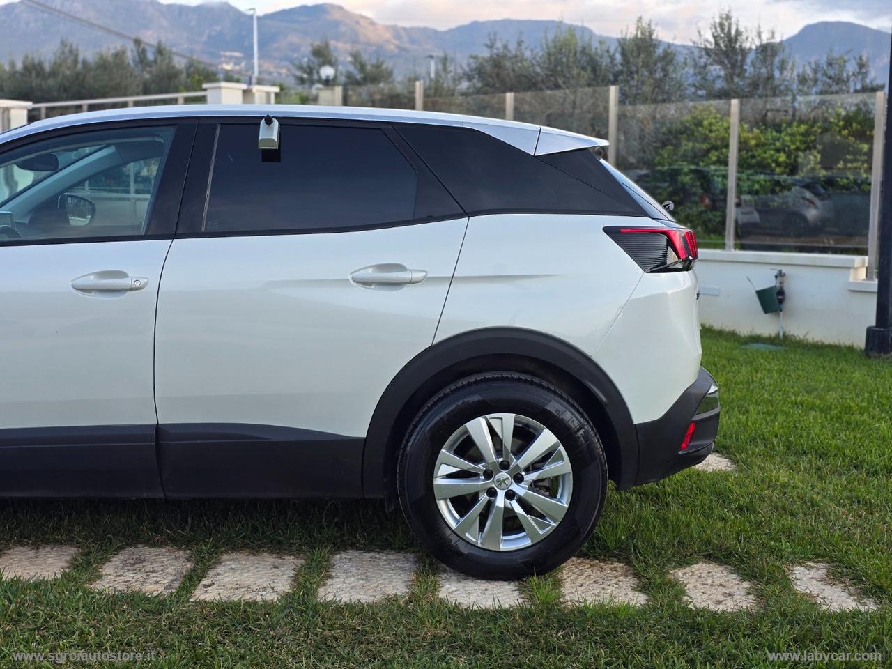 PEUGEOT 3008 BlueHDi 130 S&S EAT8 Business