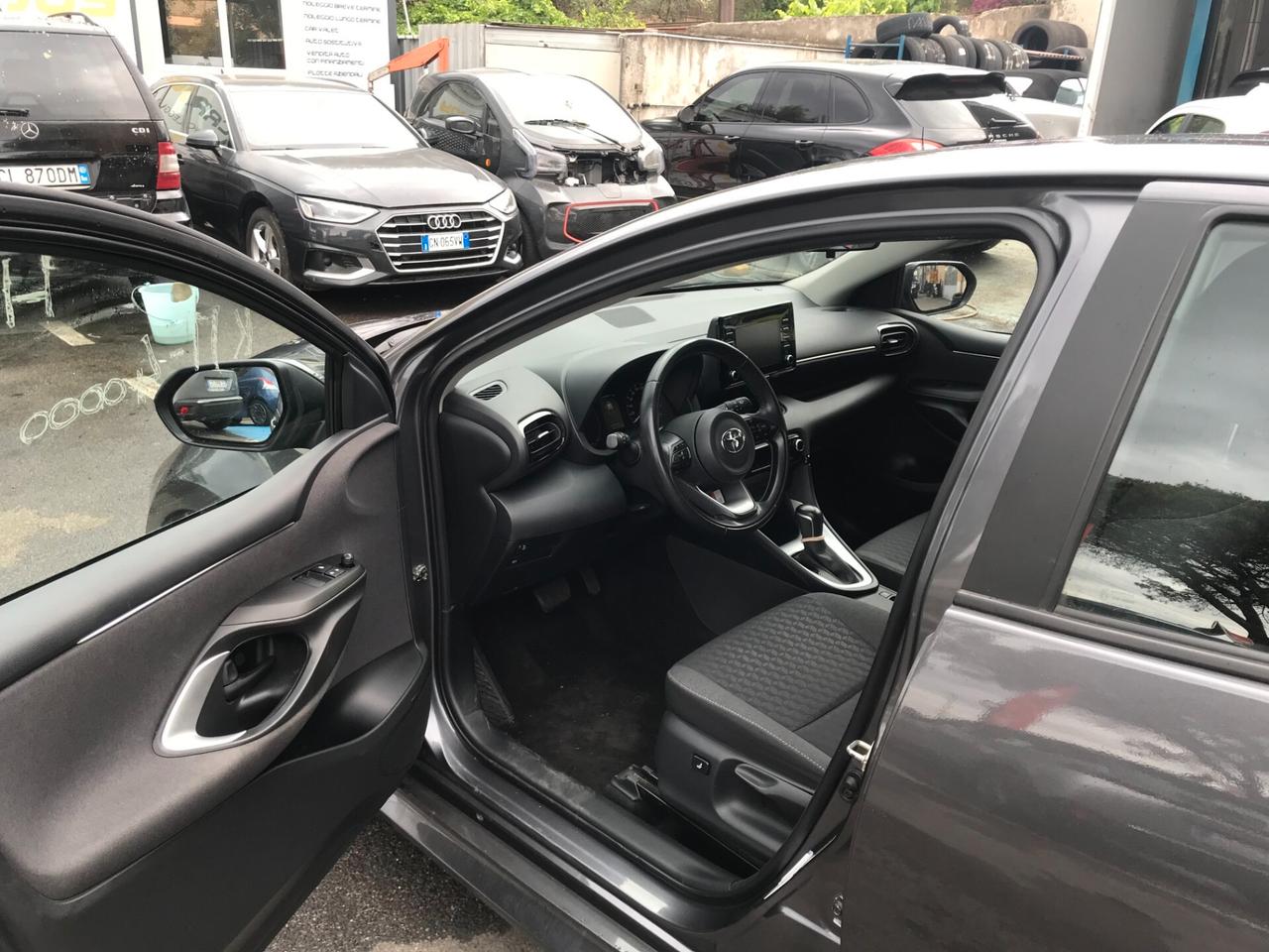 Toyota Yaris 1.5 Hybrid 5 porte Business