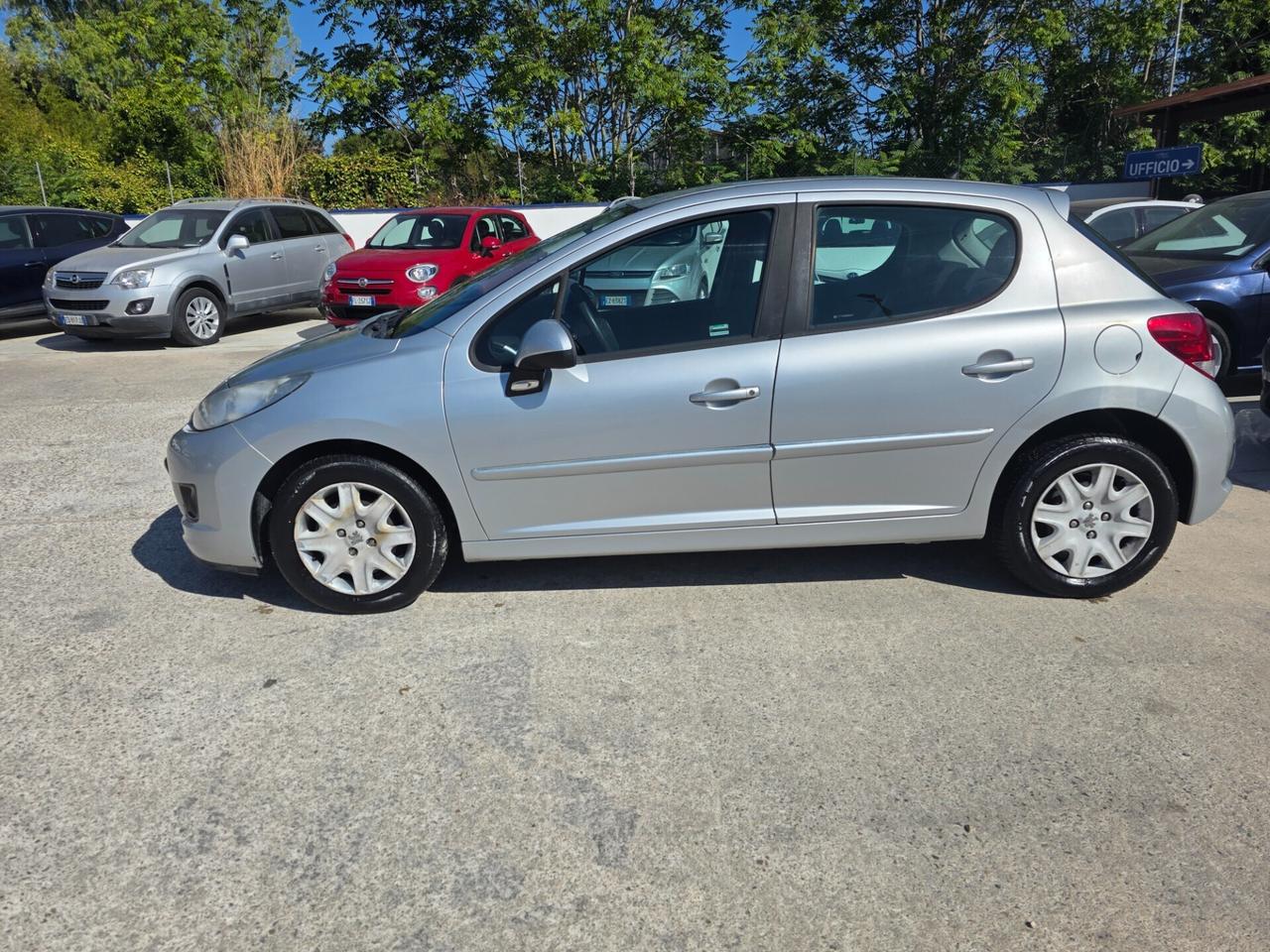 Peugeot 207 1.4 8V 75CV Energie