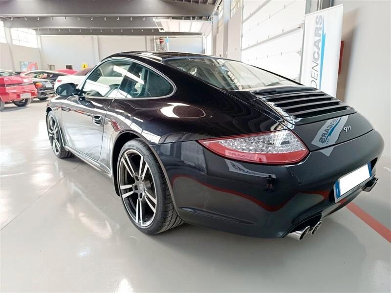 Porsche 911 Carrera Coupé Black Edition