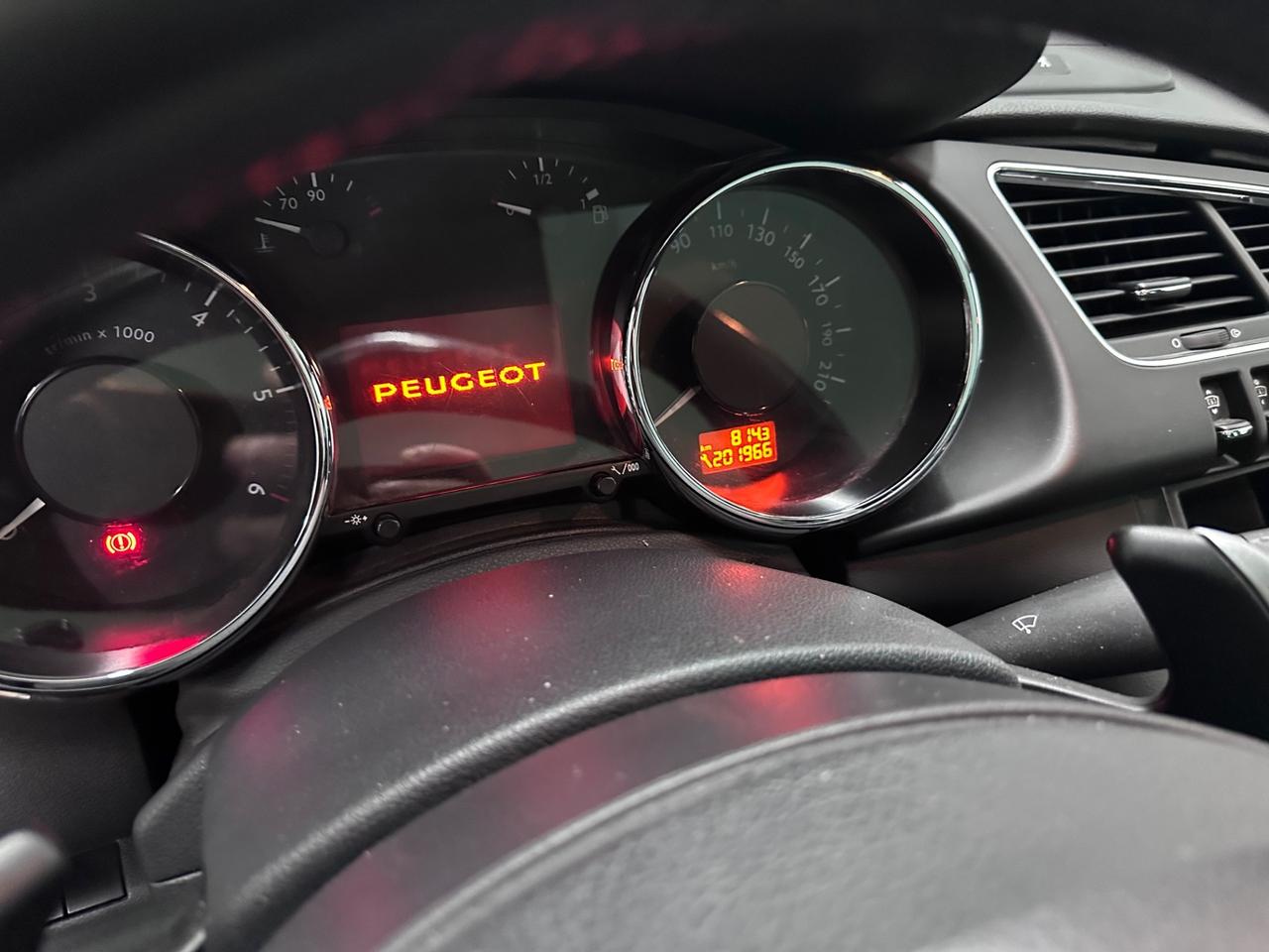 Peugeot 3008 1.6 e-HDi 112CV cambio robotizzato Stop&Start Access