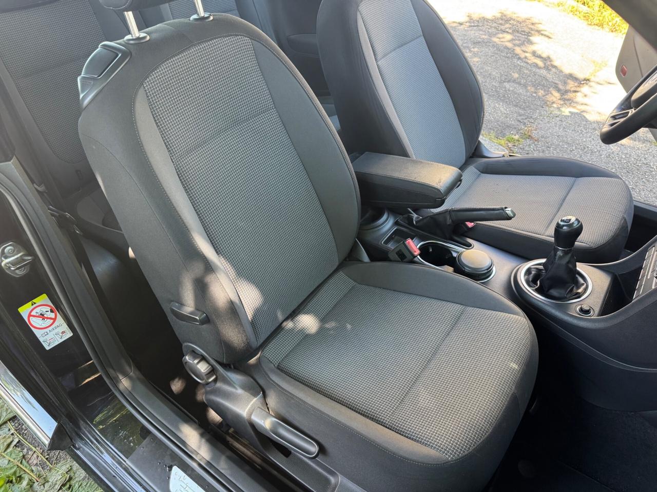 Ve Maggiolino 1.6 TDI Design neopaten garanzia 12mesi