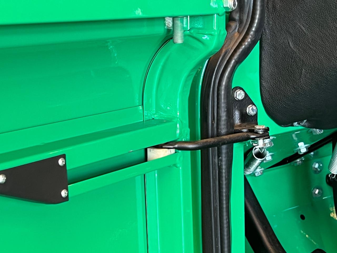 Land Rover Defender Series 109 V8 3