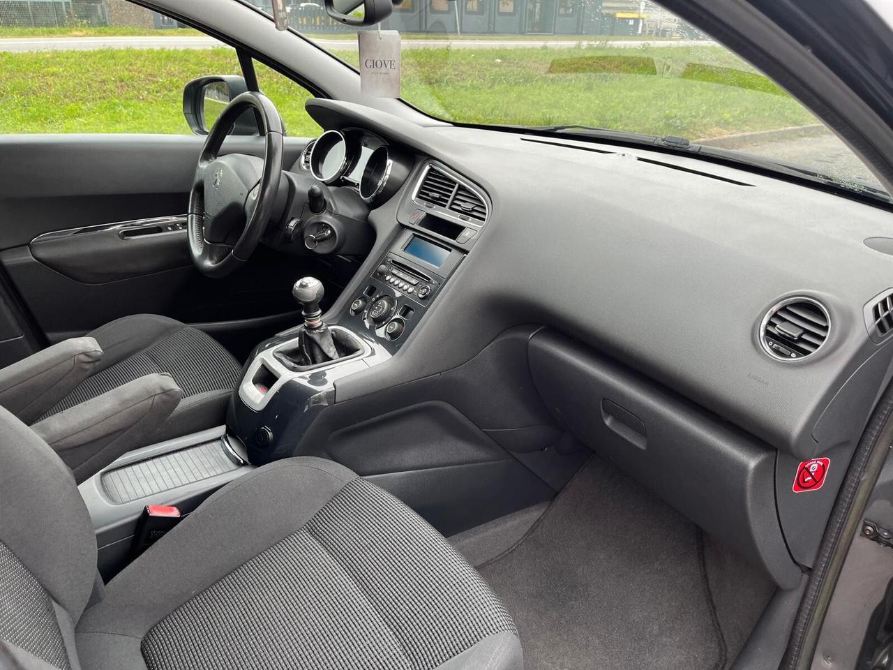 Peugeot 5008 1.6 HDi 112CV Active