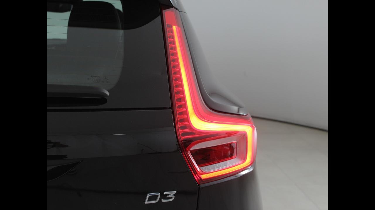 VOLVO XC40 - XC40 2.0 d3 Momentum my21